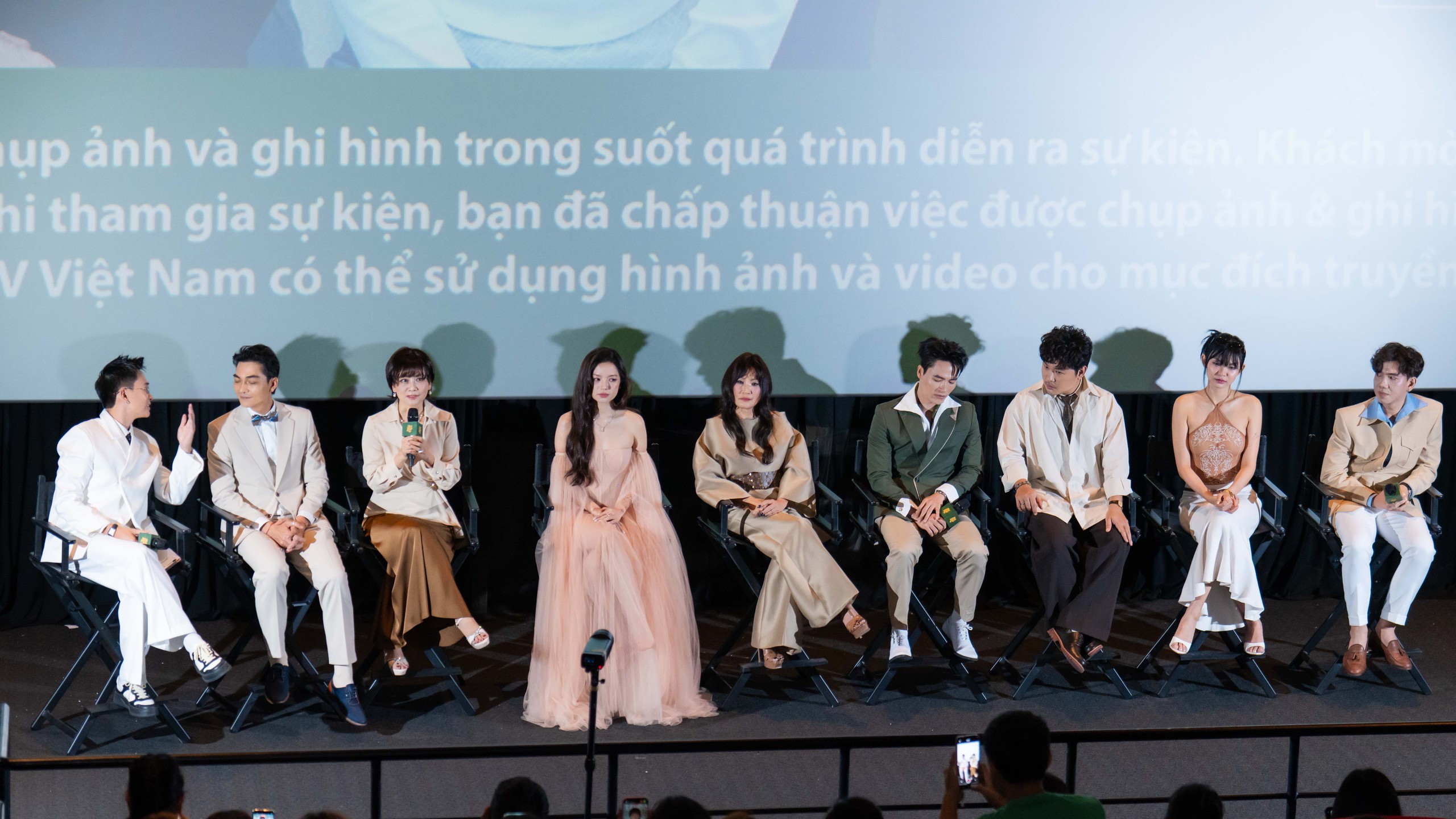 Võ Tấn Phát ám ảnh cảnh quay nằm trong quan tài - Ảnh 1.