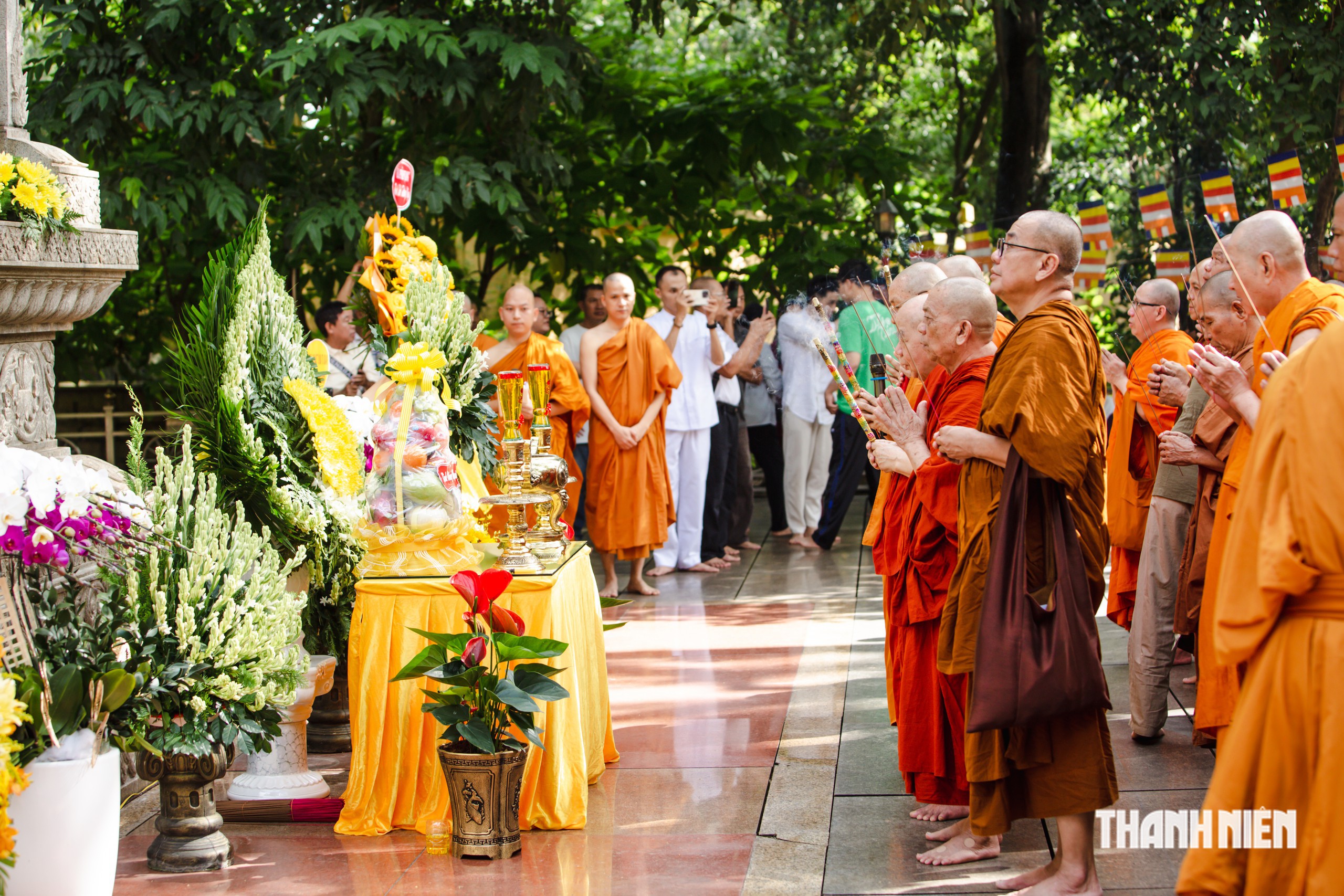 H&agrave;ng trăm tăng ni, phật tử dự lễ tưởng niệm cố Đại trưởng l&atilde;o Hộ T&ocirc;ng - Ảnh 5.