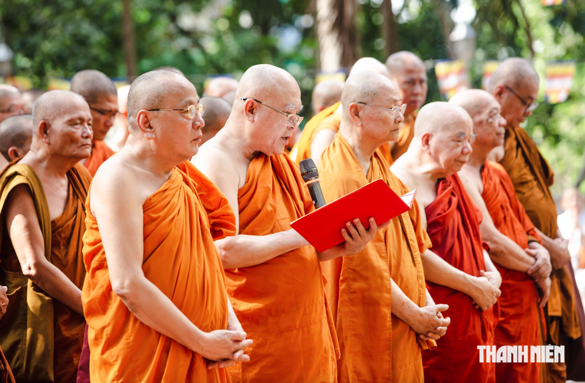 H&agrave;ng trăm tăng ni, phật tử dự lễ tưởng niệm cố Đại trưởng l&atilde;o Hộ T&ocirc;ng - Ảnh 8.