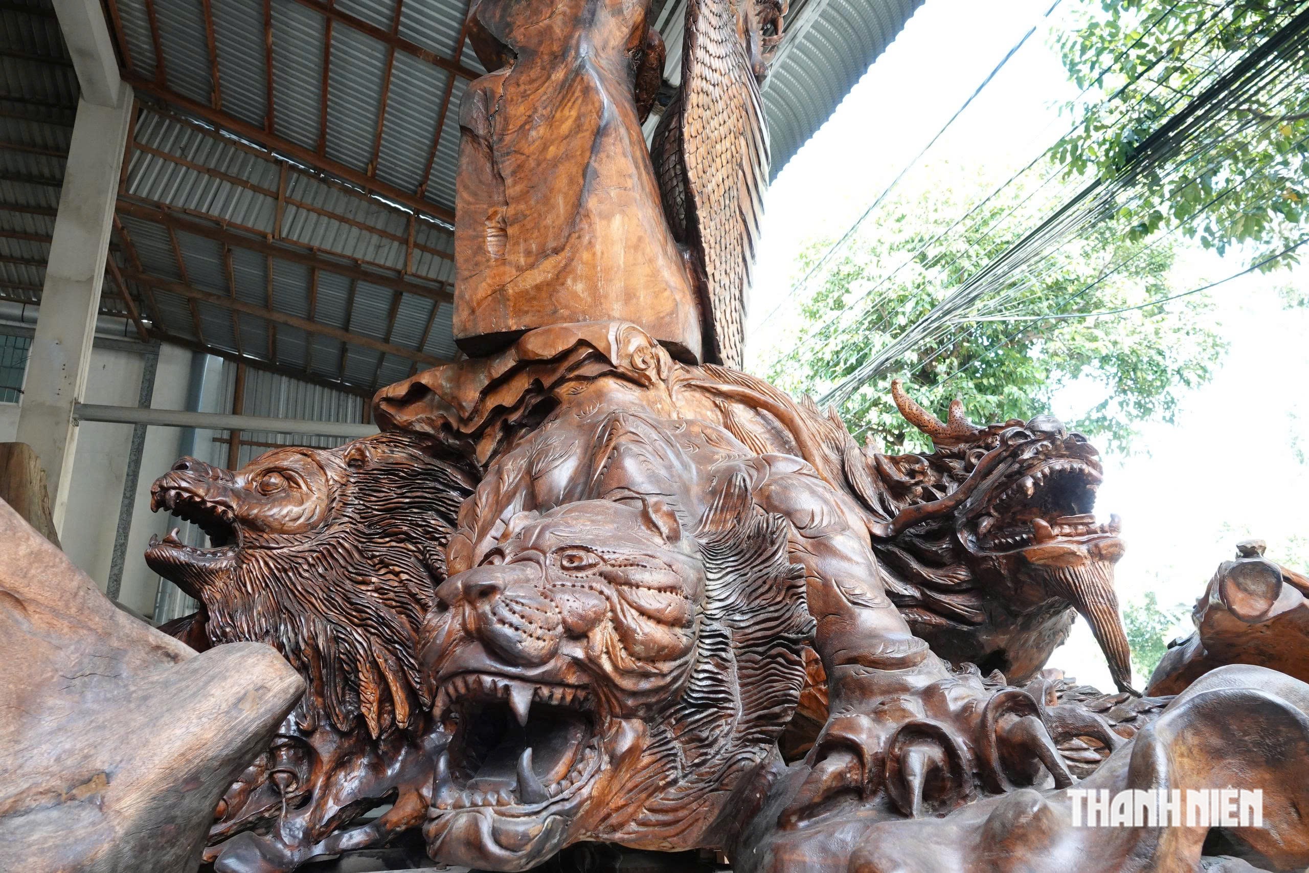 Chuyện về gốc c&acirc;y b&agrave;ng đ&aacute; chết kh&ocirc; 't&aacute;i sinh' v&agrave; được trả gi&aacute; 35 tỉ đồng  - Ảnh 10.