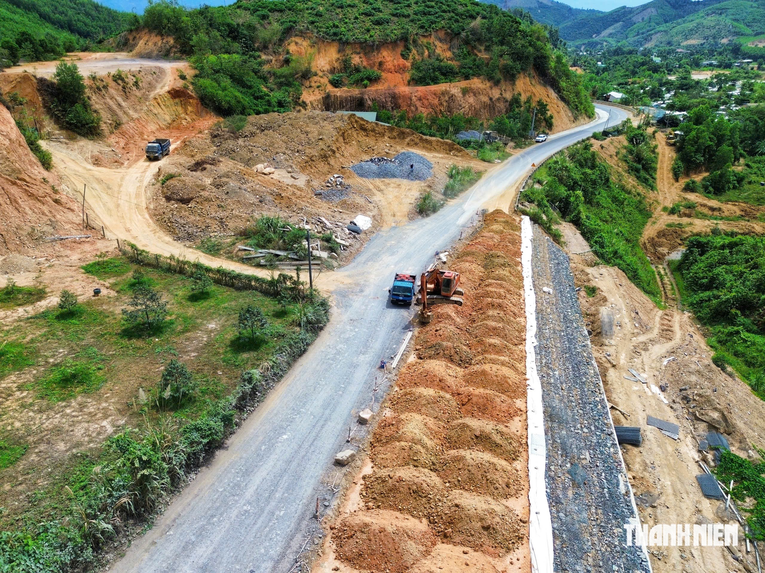 Chạy đua sửa đ&egrave;o Kh&aacute;nh L&ecirc; nối Nha Trang - Đ&agrave; Lạt trước m&ugrave;a mưa- Ảnh 6.