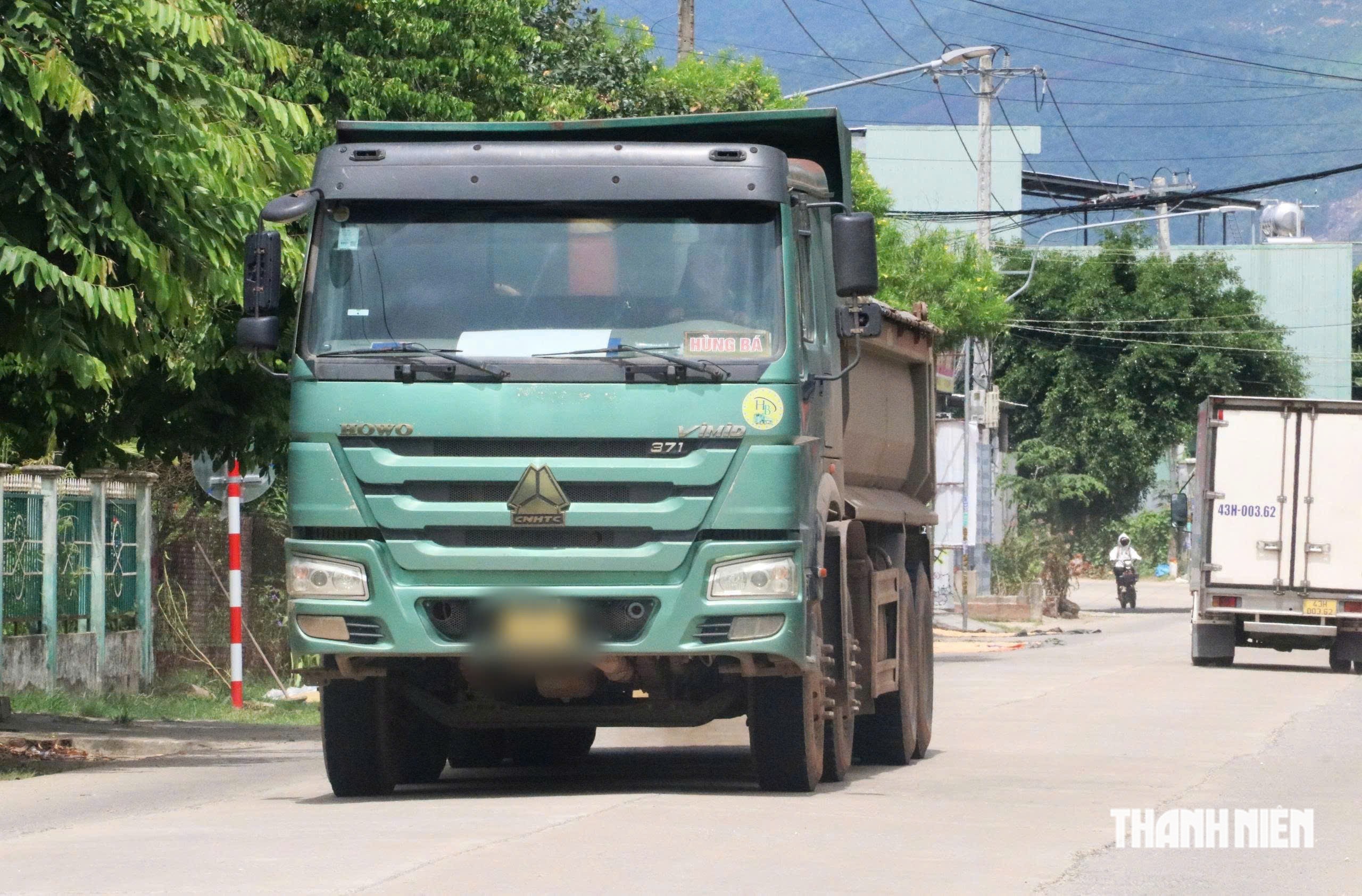 Đoàn xe tải chở đất, cát chạy như 'giặc', người dân ở Đà Nẵng bất an- Ảnh 7.