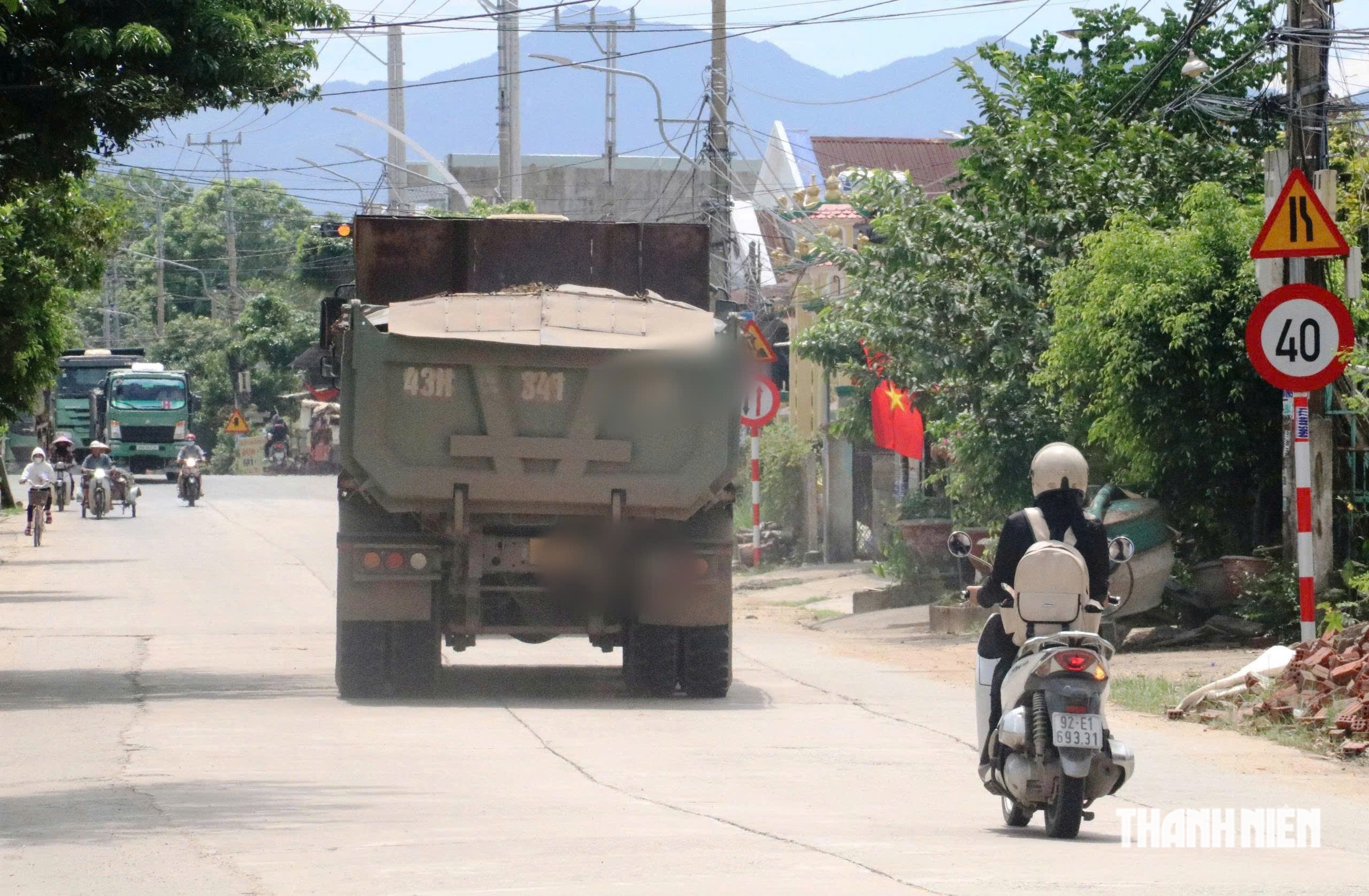 Đoàn xe tải chở đất, cát chạy như 'giặc', người dân ở Đà Nẵng bất an- Ảnh 11.
