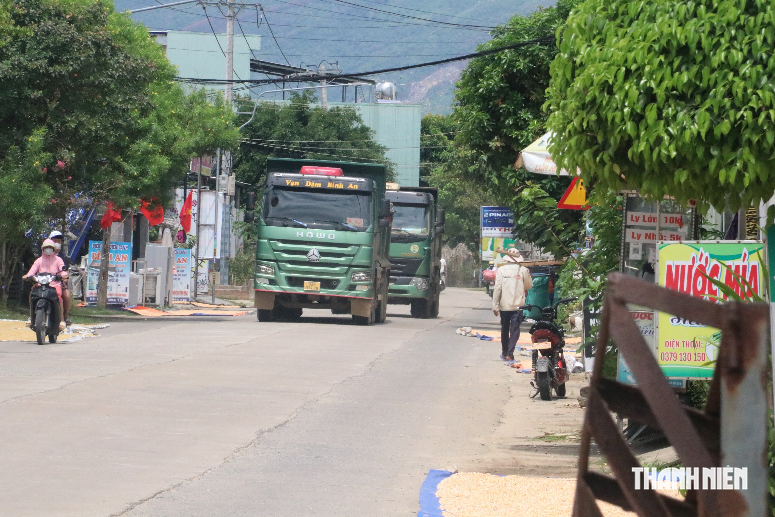 Đoàn xe tải chở đất, cát chạy như 'giặc', người dân ở Đà Nẵng bất an- Ảnh 1.