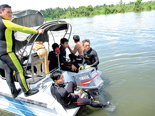 Chuẩn bị cứu nạn một vụ chìm tàu ở TPHCM - Ảnh: Đội cứu hộ - cứu nạn 