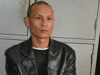 Cò mứt hành hung hướng dẫn viên