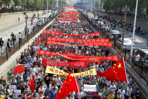 Dân Trung Quốc rầm rộ biểu tình chống Nhật