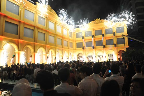 Hơn 1500 khán giả đã có mặt tại rạp Nguyễn Du để tham dự buổi công chiếu ra mắt phim Skyfall