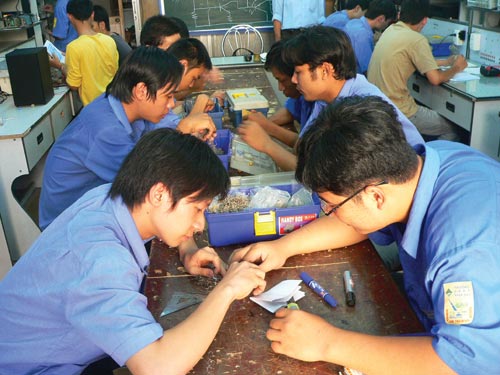 Doanh nghiệp hiện thích tuyển dụng lao động từ nhiều nguồn hơn là đặt hàng đào tạo tại trường 