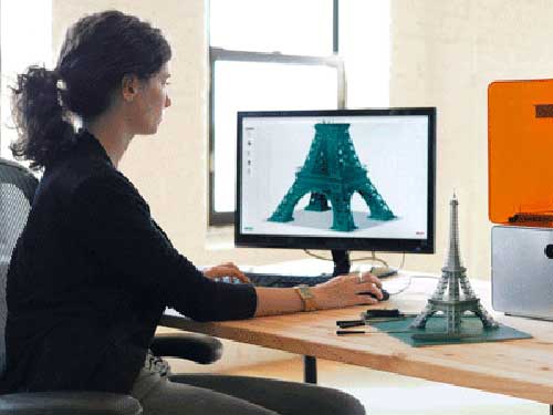 Máy in 3D Form 1 của hãng Formlab, một dự án thành công nhờ gần 3 triệu USD đến từ  trang quyên góp vốn cộng đồng Kickstarter