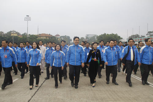 1.000 đoàn viên vào lăng viếng bác