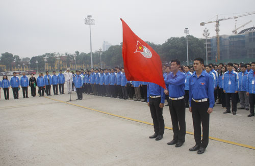 1.000 đoàn viên vào lăng viếng bác