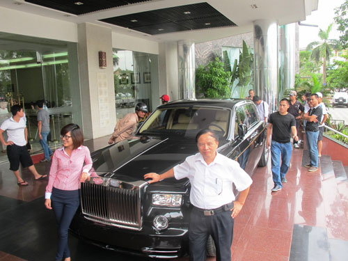 Siêu xe Rolls Royce Phantom có số ám chủ nhân  Báo Pháp luật Việt Nam  điện tử