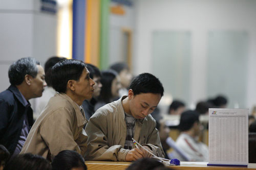 Thanh khoản đi xuống, nhiều mã lớn tiếp tục giảm giá khiến chỉ số hai sàn giao dịch đều “đỏ”  - nd