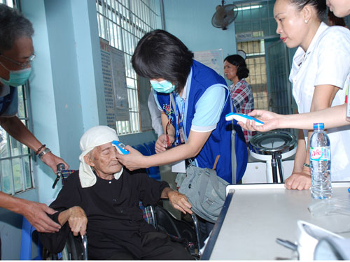 Khám bệnh cho người nghèo - nd