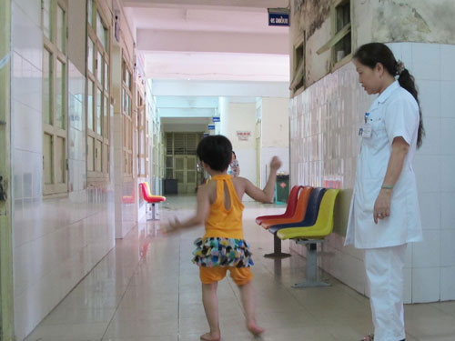 Châm cứu chữa bại não