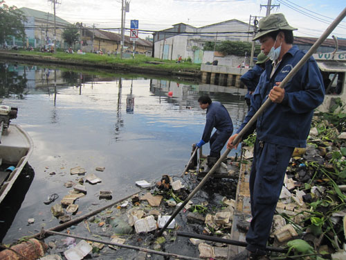 Dân ta xả rác 
