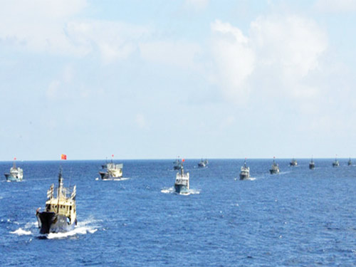 Tàu cá Trung Quốc dậy sóng biển Đông
