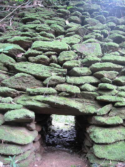 Khai quật thành lũy đá cổ ở Hà Tĩnh