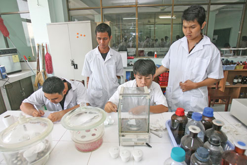 Chưa có quy định ngành học độc hại