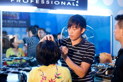 “Ghế nóng” cho Hoài Linh trong chương trình truyền hình thực tế : Gương Mặt Thân Quen 8