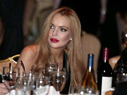 Lindsay Lohan “chôm” trang sức của Elizabeth Taylor? 