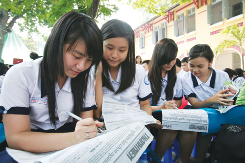 Phụ huynh cùng học sinh lựa chọn ngành nghề 3