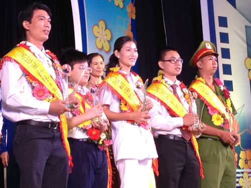 Tuyên dương 6 công dân trẻ tiêu biểu