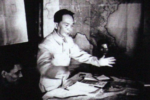 Đại tướng, Tổng tư lệnh Võ Nguyên Giáp ra lệnh nổ súng mở màn chiến dịch Điện Biên Phủ - d