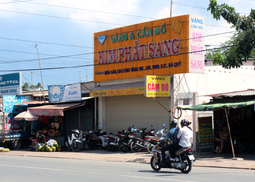 Nghi án người làm “cuốn gói” hàng trăm lượng vàng của chủ tiệm