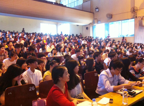 Sinh viên tại TP.HCM hưởng ứng cuộc thi Gương nghị lực phi thường