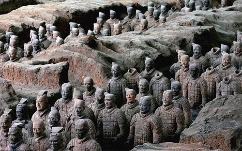Các pho tượng đất nung có nhiệm vụ bảo vệ cuộc sống sau khi chết của Tần Thủy Hoàng - d