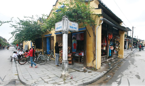 Phố cổ Hội An lập điểm dừng chân cho du khách 