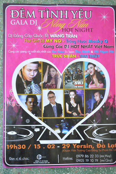 Tờ rơi quảng cáo đêm nhạc Đêm tình yêu nồng nàn tại Đà Lạt