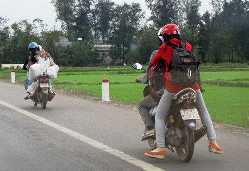Chầu chực đón xe vào Nam 7
