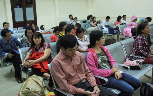 Tàu trật bánh, nhiều hành khách thoát nạn 3