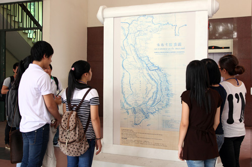 Bản đồ khẳng định chủ quyền trưng bày tại triển lãm