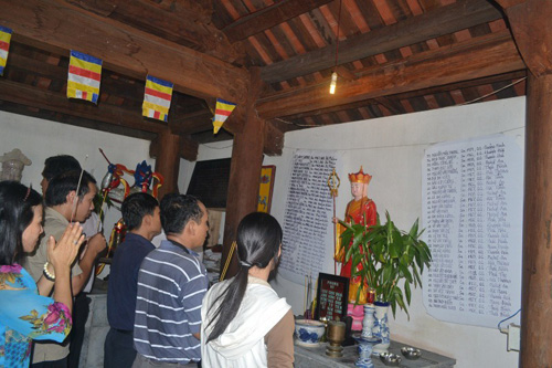 Lập bài vị các liệt sĩ Gạc Ma trong chùa Sinh Tồn