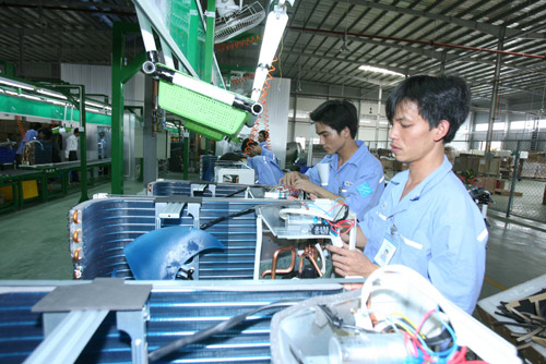 Hạ lãi suất để cứu doanh nghiệp