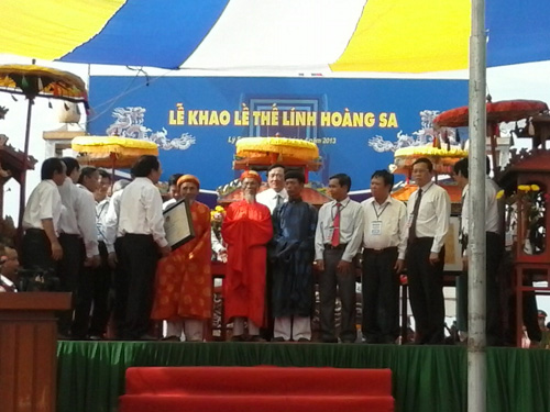 Tri ân hùng binh Hoàng Sa