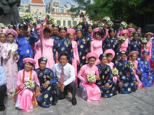 Một lễ cưới tập thể do Trung tâm Hỗ trợ thanh niên công nhân TP.HCM tổ chức 2