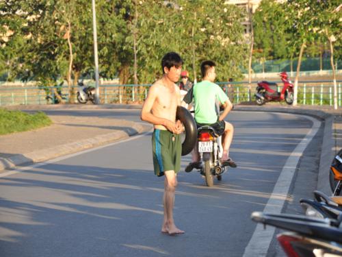 Có thể mang theo phao cứu sinh... 1