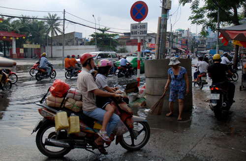 Khốn khổ do nước thối ói lên đường 2