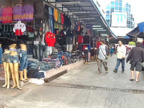 Chợ quần áo Việt lớn nhất đông bắc Thái Lan