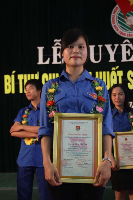 “Xuống núi” làm... bí thư chi đoàn