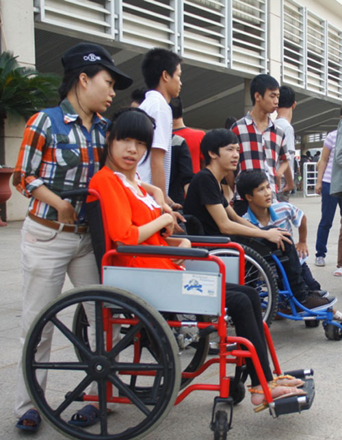 Nick Vujicic mong bạn trẻ sống hào hiệp, giúp nhau lẫn nhau
