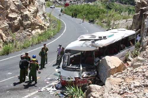 Vụ tai nạn ngày 7.6 trên đường Nha Trang - Đà Lạt khiến 7 người chết, 22 người bị thương - 2