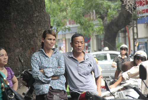 xếp hàng mua vàng