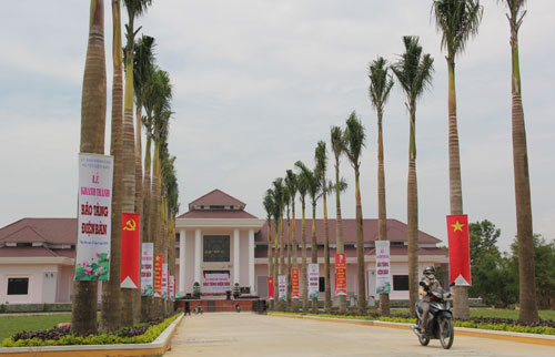 Ngắm bộ sưu tập đèn cổ độc đáo 24