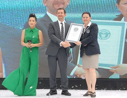 Bột giặt Ariel Mới xác lập Kỷ lục Guinness Thế giới tại TP.HCM